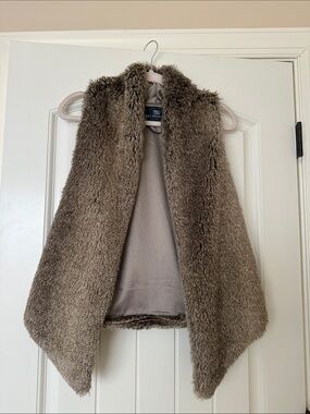 Tart Collections Taupe Plush Faux Fur Draped Vest XS